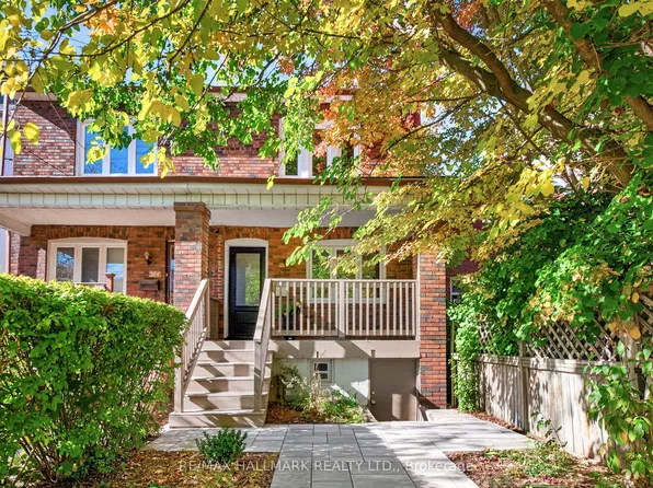 384A Montrose Ave, Toronto, ON M6G 3H1