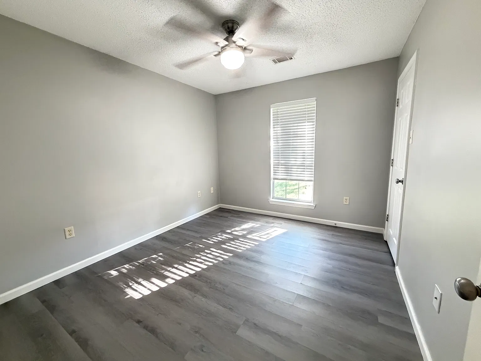 3 bed, 1254 sqft, $1,600 — Photo 4