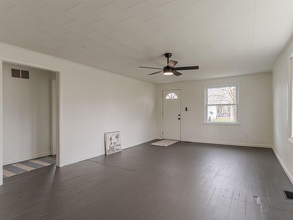 5th image of 321 E Oak St