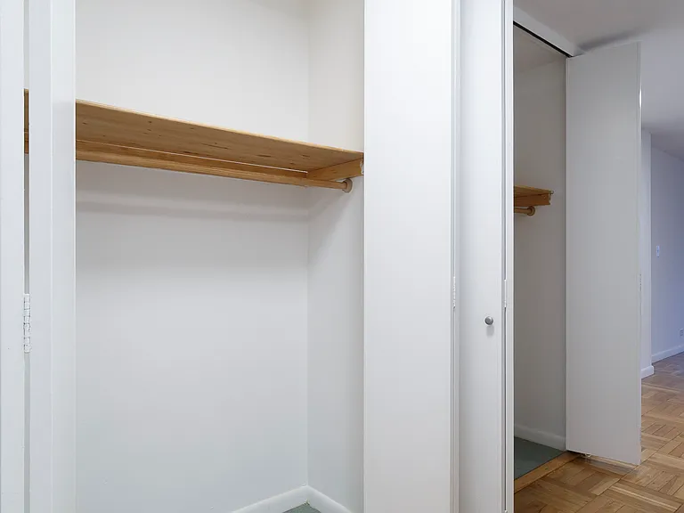 150 E 18th St #7K — Photo 9