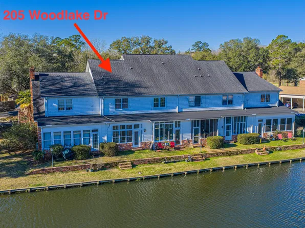 205 Woodlake Dr, Summerville, SC 29485