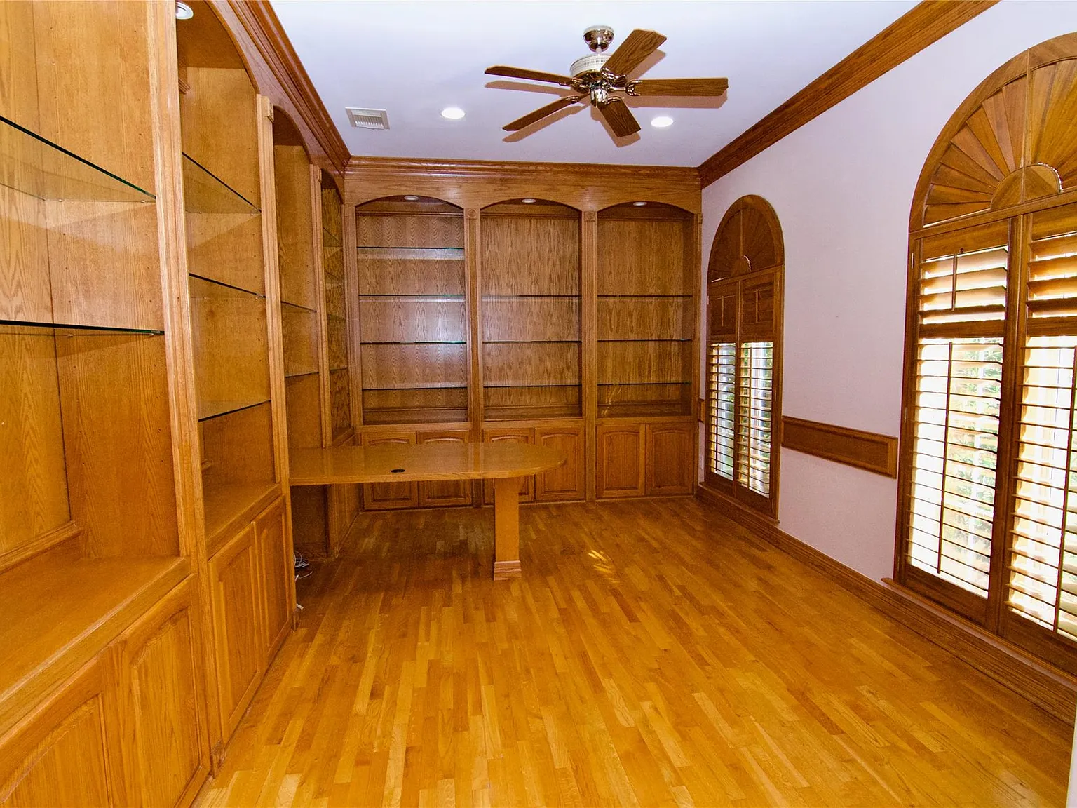 4 bed, 3.5 bath, 4345 sqft, $4,775 — Photo 4