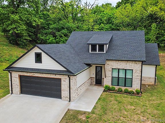 4th image of 840 E Harlan Dr