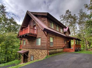 622 Mill Creek Rd, Pigeon Forge, TN 37863