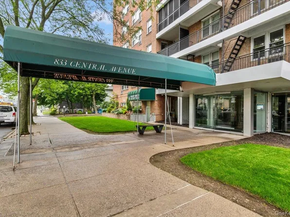 833 Central Avenue #3M, Far Rockaway, NY 11691