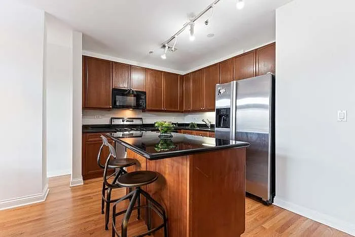 1444 N Orleans St — Photo 4