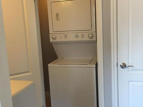 5th image of 1544 Granville Ave