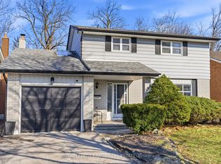 565 Charrington Ave, Oshawa, ON L1G7L7