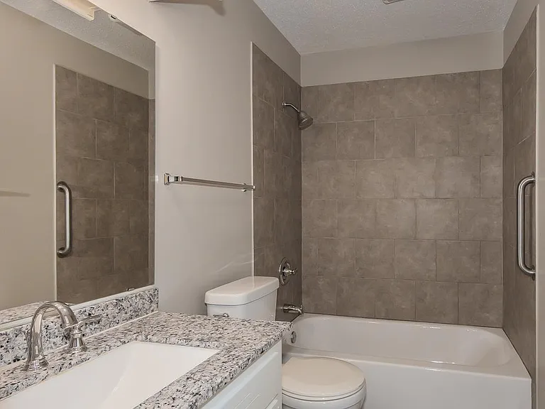 1574 Skyline Dr — Photo 10