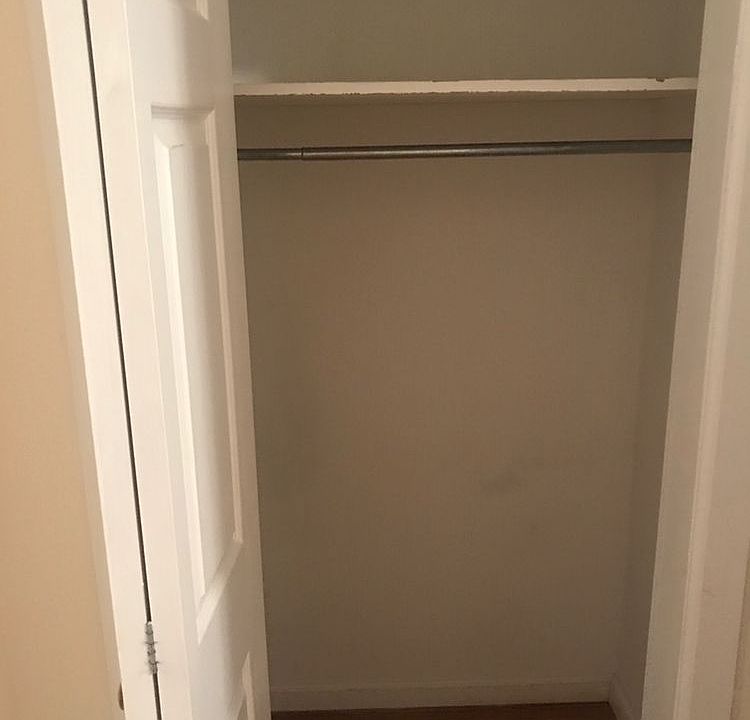 2nd image of 4307 42nd St APT 4D