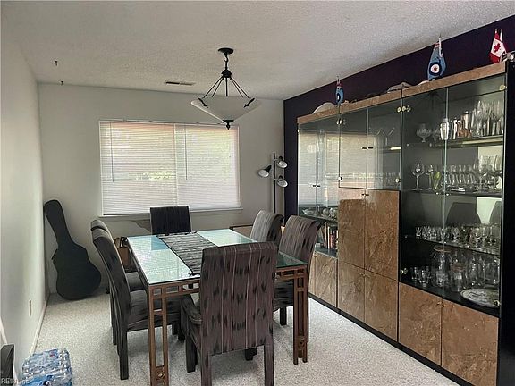 5th image of 4480 Oak Lake Dr