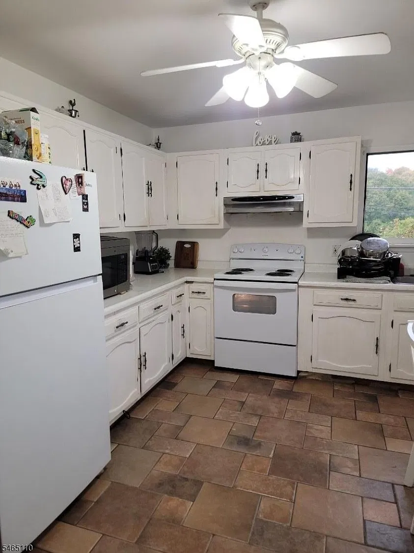 2 bed, 1.0 bath, 1184 sqft, $1,650 — Photo 4