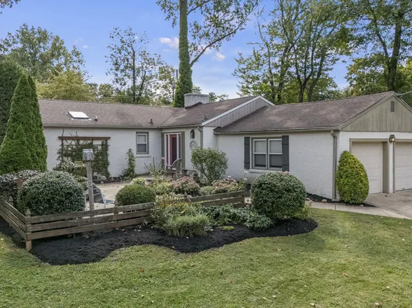 126 Pinehill Rd, Feasterville Trevose, PA 19053