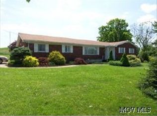 2035 Cornes Rd, Little Hocking, OH 45742