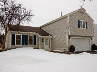 310 E Sheridan Dr, Bartlett, IL
