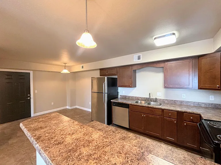 1411 Genesis Dr #6 — Photo 3