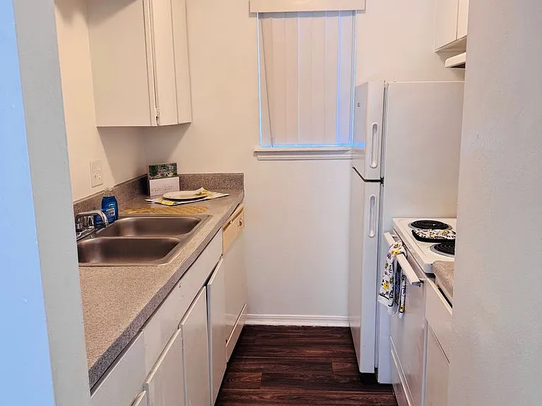 Campus Pointe Apartments — Photo 45