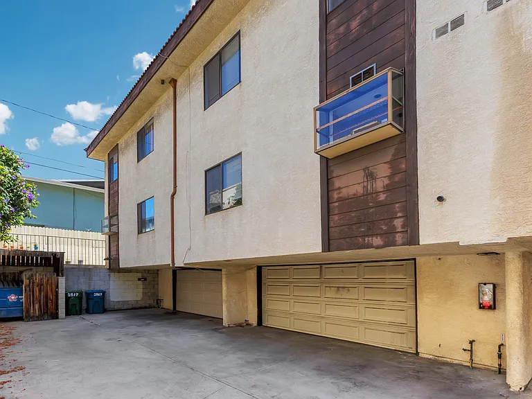 2817 W Grand Ave — Photo 14