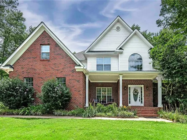 90 Barrington Grange Dr, Sharpsburg, GA 30277