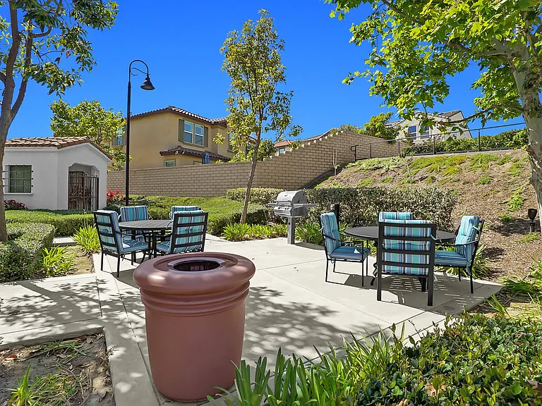 821 Parisa Pl — Photo 57