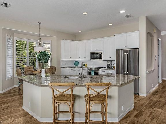 5th image of 3230 Hamlet Dr #9-4