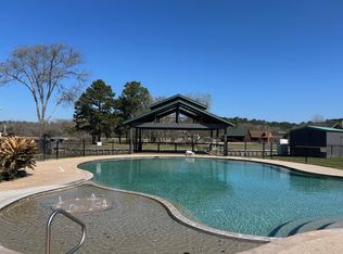 7 Wildwood Lake Dr, Huntsville, TX 77340