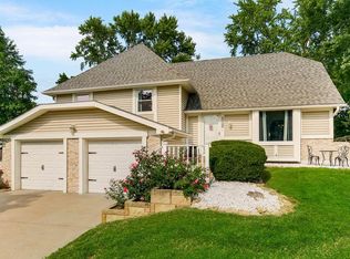 6729 NW Brink St, Parkville, MO 64152
