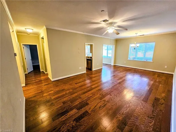 3127 Bermuda Vlg, Advance, NC 27006