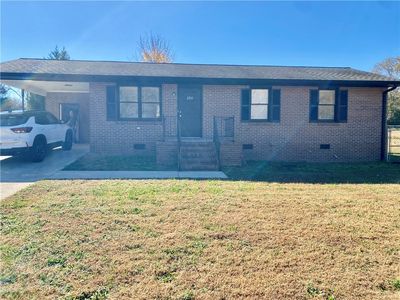 209 Bluefield Rd, Starr, SC, 29684