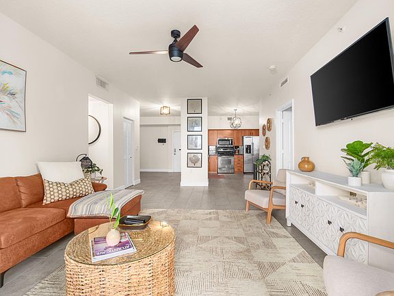5th image of 250 NE 3 Avenue #1411