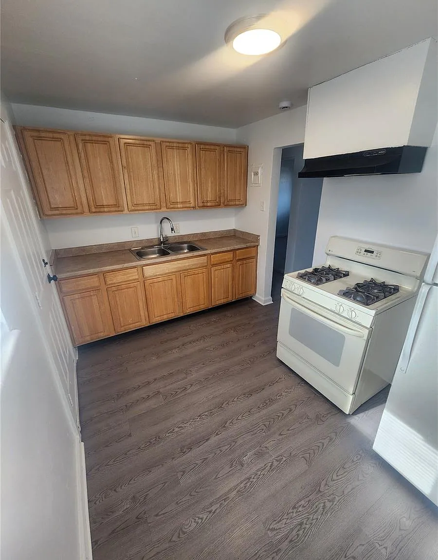 1 bed, 1.0 bath, 800 sqft, $999 — Photo 3
