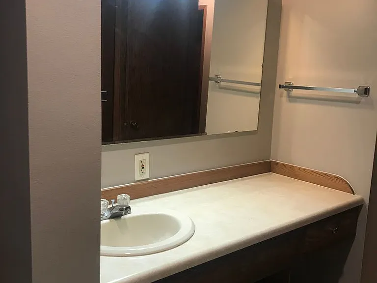 4912 Oak St — Photo 13