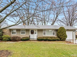 906 Carol Ave, Elgin, IL 60123