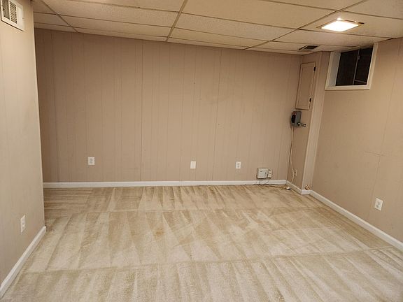 5th image of 19825 Billings Ct