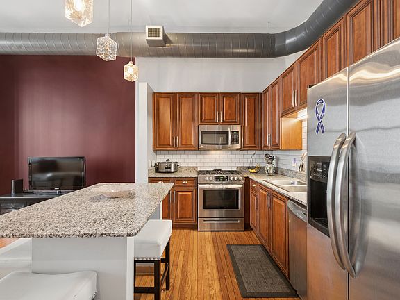 4th image of 333 W Hubbard St APT 709
