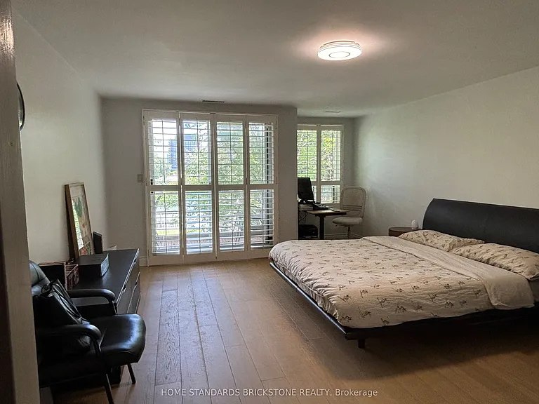 9 Greenbriar Rd #202 — Photo 3