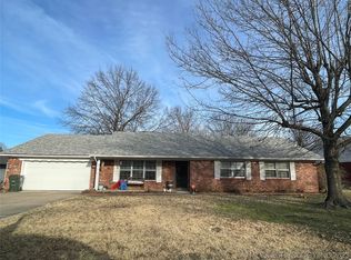 214 Bel Aire Pl, Muskogee, OK 74403