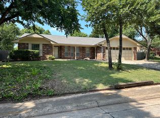 2004 Smoky Hollow Rd, Edmond, OK 73013