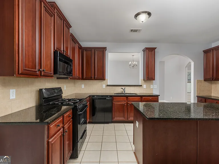 168 Summer Grove Ln — Photo 15
