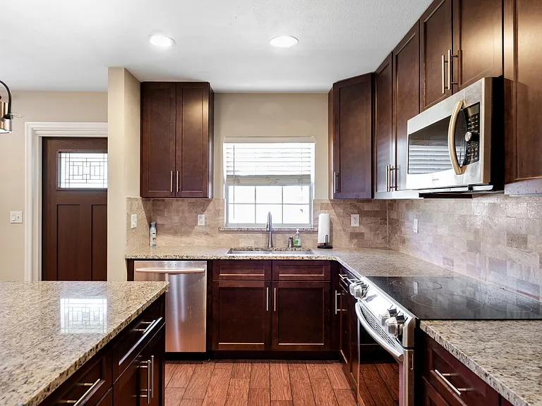 1211 Robin Rd — Photo 7