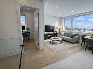 1345 Davenport Rd #1A, Toronto, ON M6H2H5