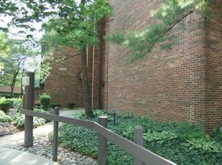 14511 Central Ct APT M3, Oak Forest, IL 60452