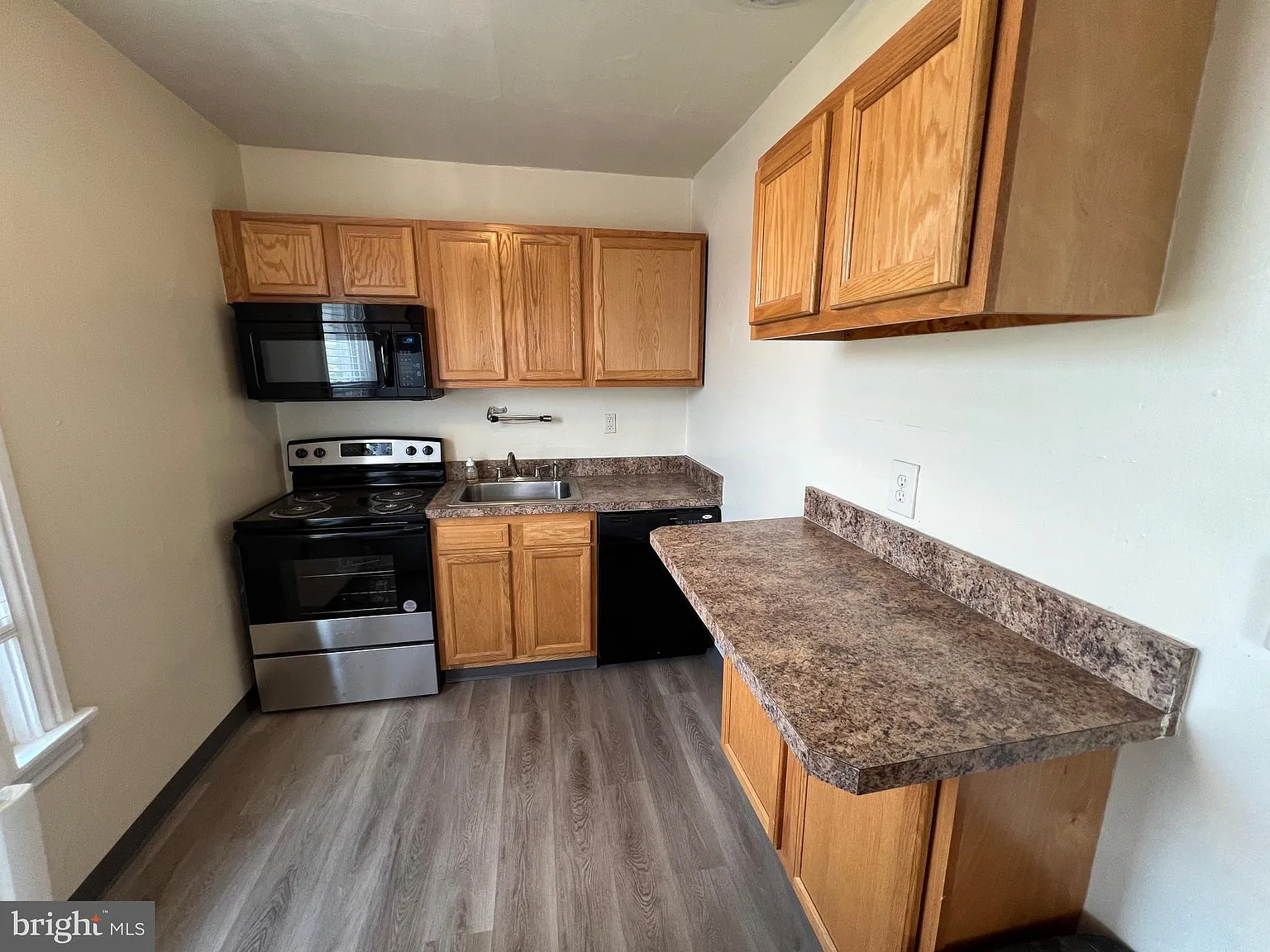 2 bed, 1000 sqft, $1,395 — Photo 4