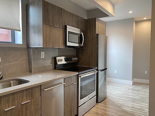 1st image of 411 E 118th St APT 29