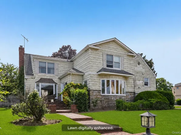 1304 Harbor Road, Hewlett Harbor, NY 11557