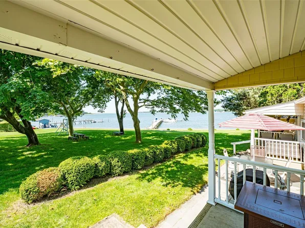 30 Rampasture Road #D, Hampton Bays, NY 11946