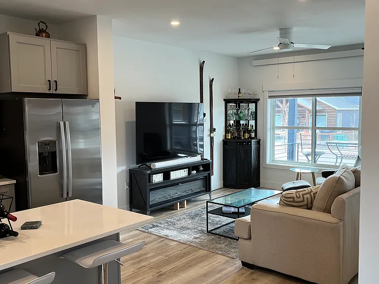 10604 Willow Ave — Photo 6