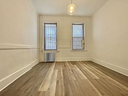 4th image of 114 Macdougal St APT 12