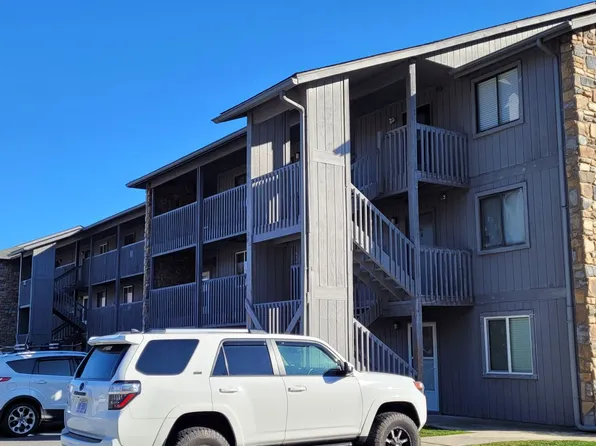 475 Meadowview Dr APT B306, Boone, NC 28607