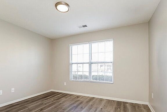 4th image of 1102 Bannack Dr